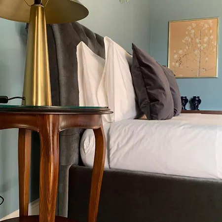 Bed and breakfast Damur 4*